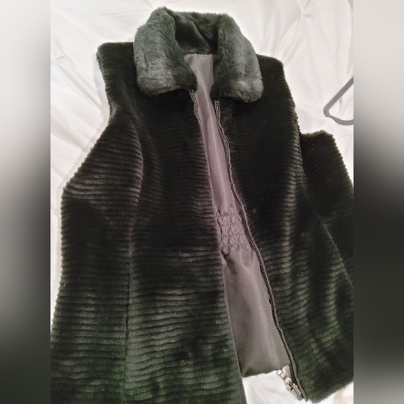Black reversible vest - Picture 4 of 6